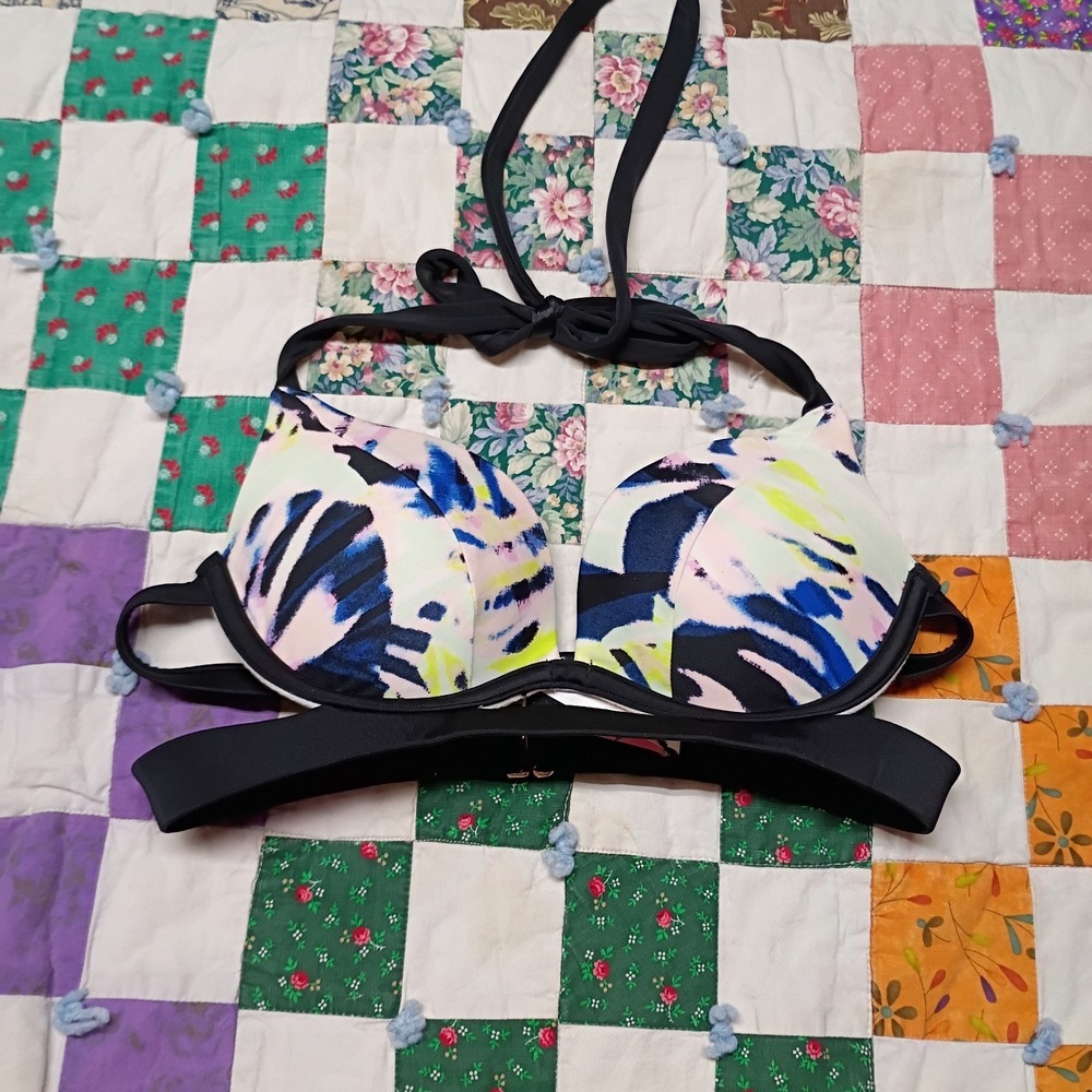 Victoria Secret The Hottie Halter Swim Bikini Top Womens Size 32B Beach Tropical